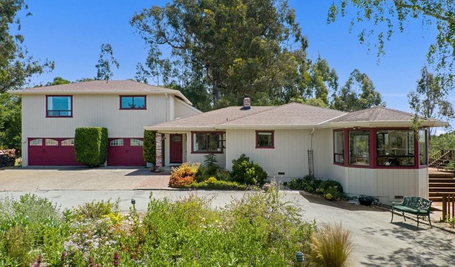 739 Snyder Ave, Aromas, CA 95004 - 5 Beds, 4 Bath