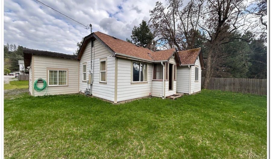 6648 Chippewa Dr, Bonners Ferry, ID 83805 - 2 Beds, 1 Bath