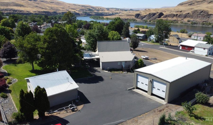209 Harding St, Asotin, WA 99402 - 3 Beds, 3 Bath