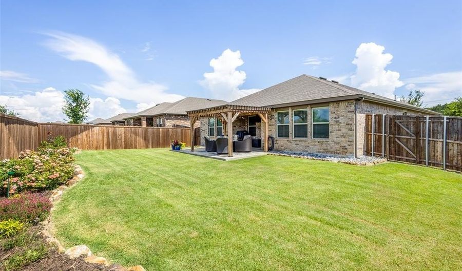 912 Crepe Myrtle Ln, Anna, TX 75409 - 4 Beds, 2 Bath