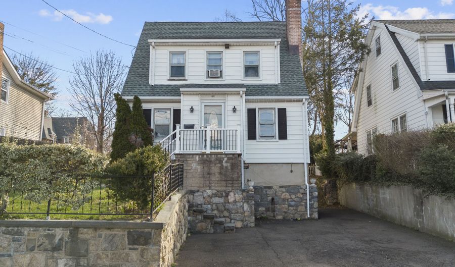 52 Maher Rd, Stamford, CT 06902 - 5 Beds, 3 Bath