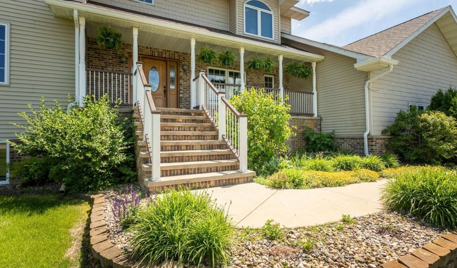 3021 Pinewood Ln NE, Alexandria, MN 56308 - 5 Beds, 4 Bath