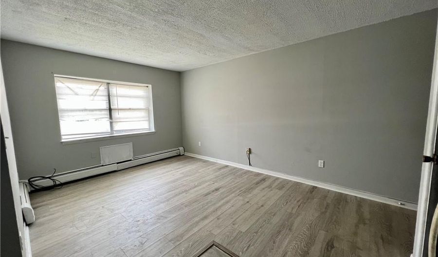 85-87 Union Ave A4, Bridgeport, CT 06607 - 1 Beds, 1 Bath