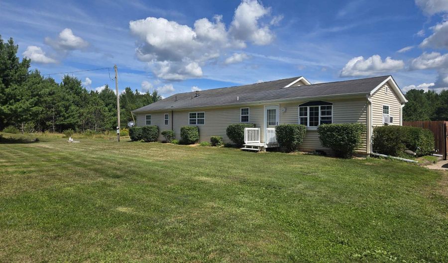 942 13th Ave, Arkdale, WI 54613 - 3 Beds, 1 Bath