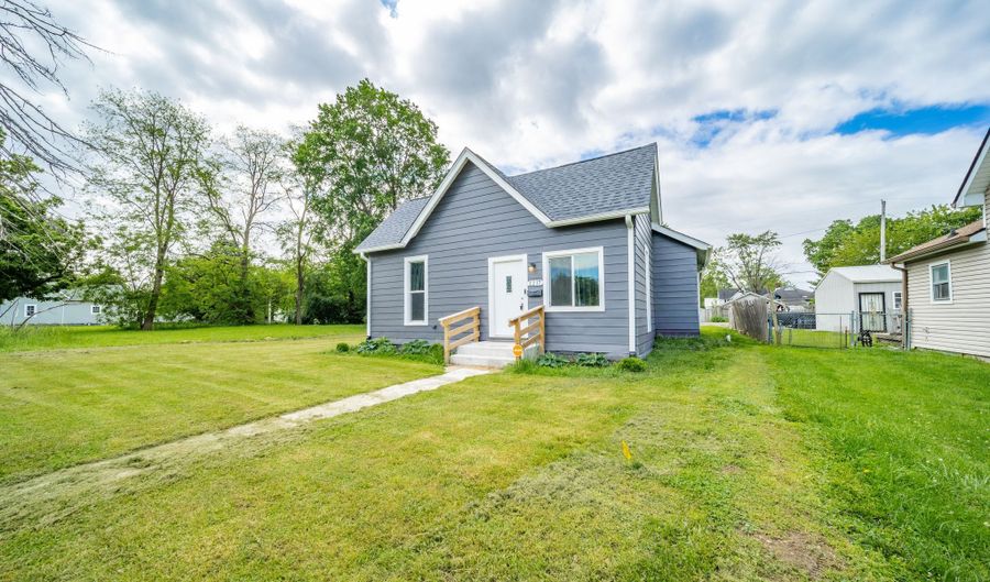1217 W 6th St, Anderson, IN 46016 - 3 Beds, 1 Bath