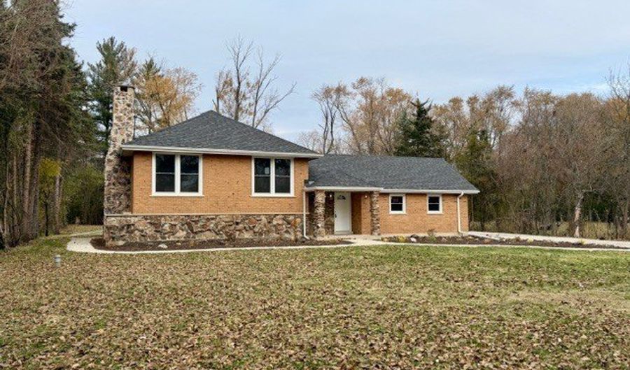 22 W070 Byron Ave, Addison, IL 60101 - 4 Beds, 2 Bath