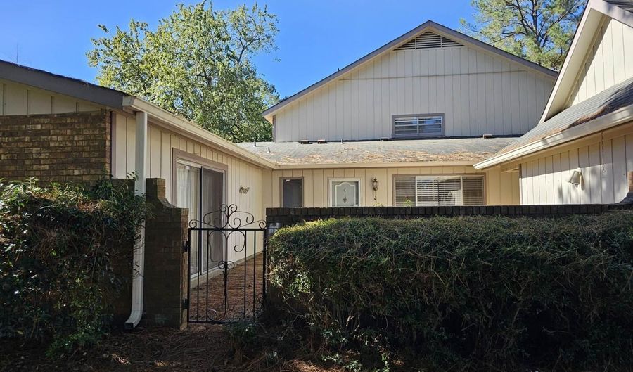 11 Timber Ridge Dr, Brandon, MS 39042 - 3 Beds, 2 Bath