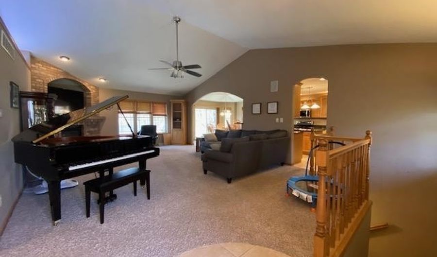 9649 TIMBERLINE Ct, Amherst, WI 54406 - 3 Beds, 4 Bath