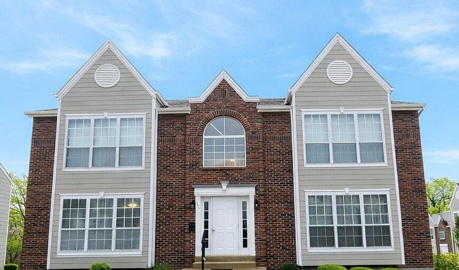 1344 Highland Oaks Dr A, Ballwin, MO 63021 - 2 Beds, 2 Bath