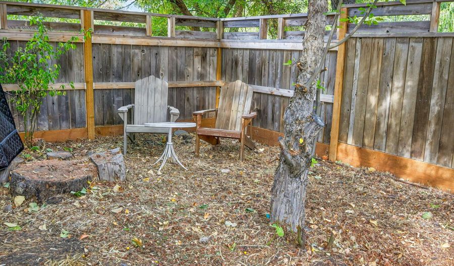 740 Park St, Ashland, OR 97520 - 3 Beds, 2 Bath