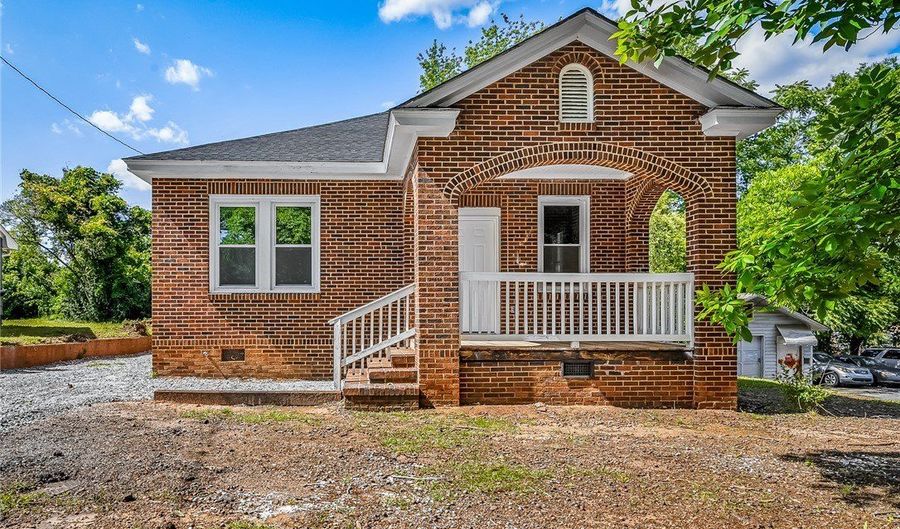 104 W Franklin St, Anderson, SC 29624 - 2 Beds, 1 Bath