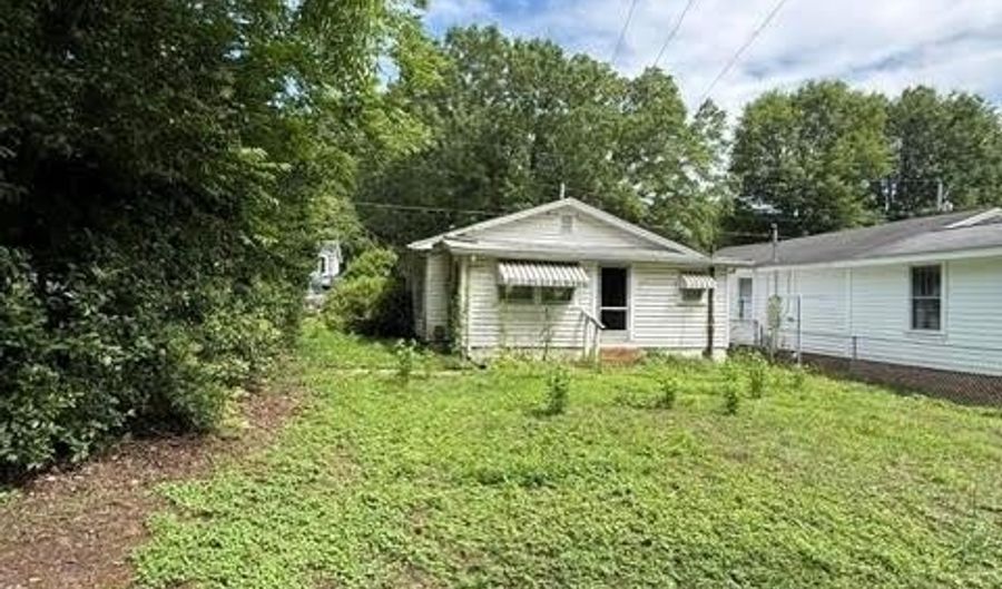 1622 W Park Ave, Albemarle, NC 28001 - 2 Beds, 1 Bath