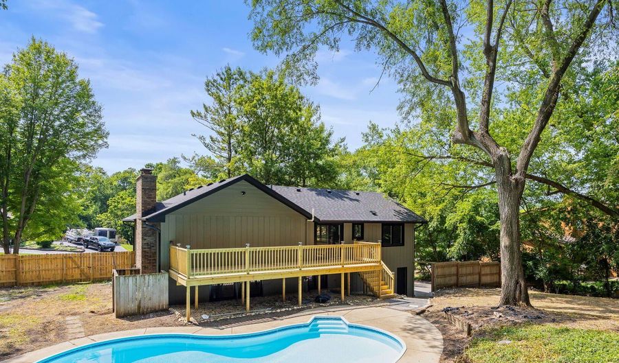 9704 Captains Dr, Algonquin, IL 60102 - 4 Beds, 3 Bath