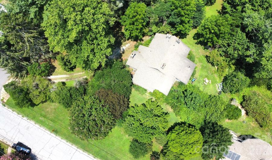 57 Beverly Rd W, Asheville, NC 28806 - 3 Beds, 1 Bath
