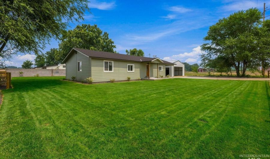 14666 Willis Rd, Caldwell, ID 83607 - 3 Beds, 2 Bath