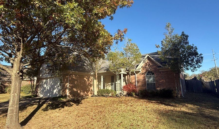 106 Oakleigh, Batesville, MS 38606 - 4 Beds, 2 Bath