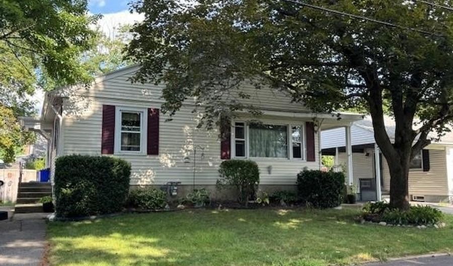 4 Hatherly St, North Providence, RI 02911 - 3 Beds, 2 Bath