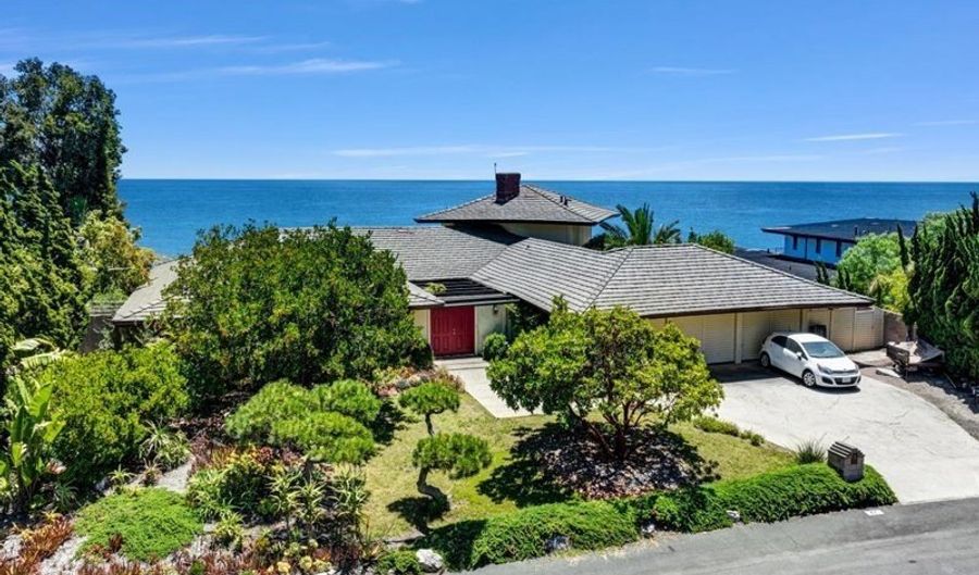 47 Oceanaire Dr, Rancho Palos Verdes, CA 90275 - 4 Beds, 3 Bath