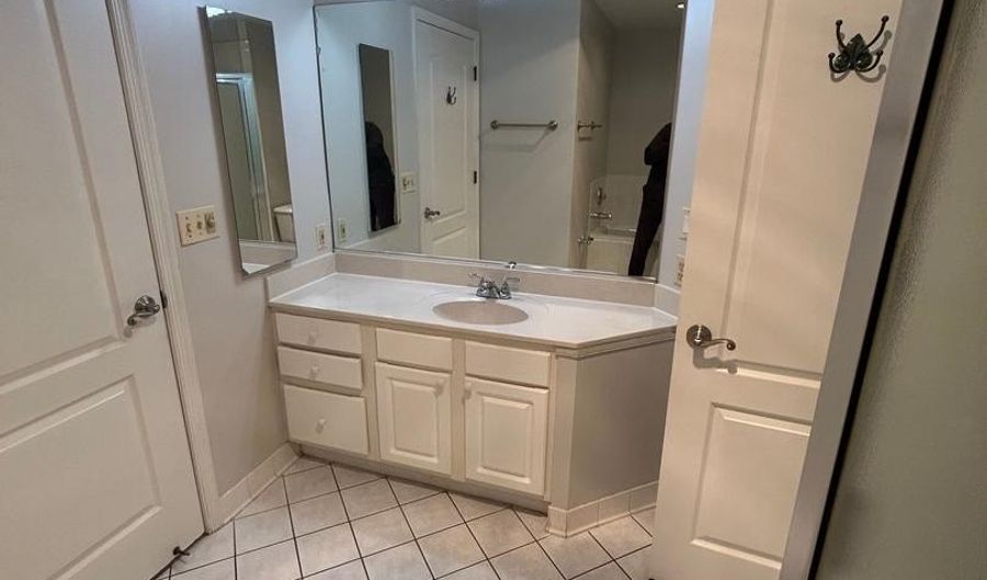 6924 FAIRFAX Dr #140, Arlington, VA 22213 - 2 Beds, 1 Bath