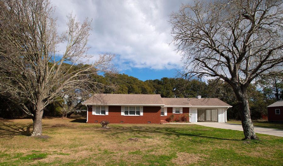 152 Lewistown Rd, Beaufort, NC 28516 - 3 Beds, 1 Bath