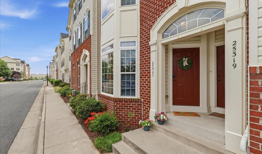 25321 PATRIOT Ter, Aldie, VA 20105 - 3 Beds, 3 Bath