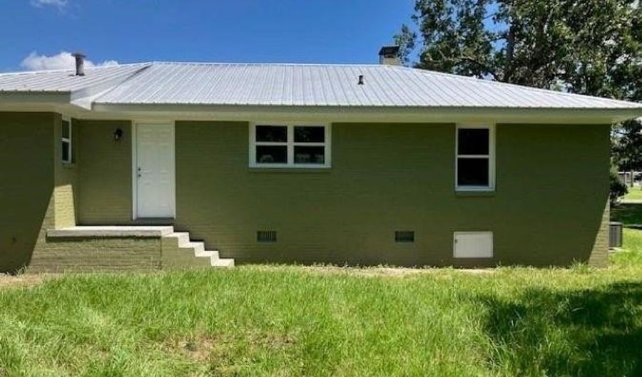 306 Walker St, Andalusia, AL 36420 - 3 Beds, 2 Bath