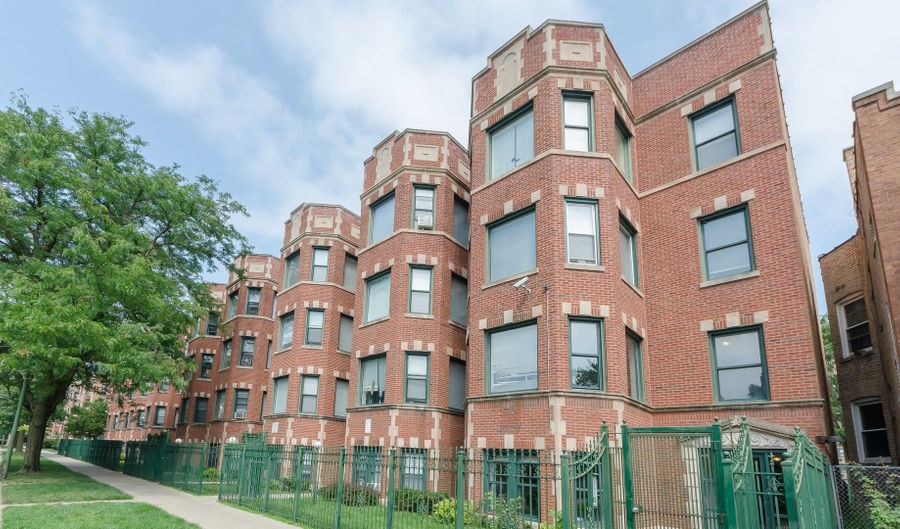 6917 S Paxton Ave 3, Chicago, IL 60649 - 3 Beds, 2 Bath