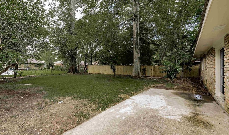 2135 Vickers Dr, Baton Rouge, LA 70815 - 3 Beds, 2 Bath