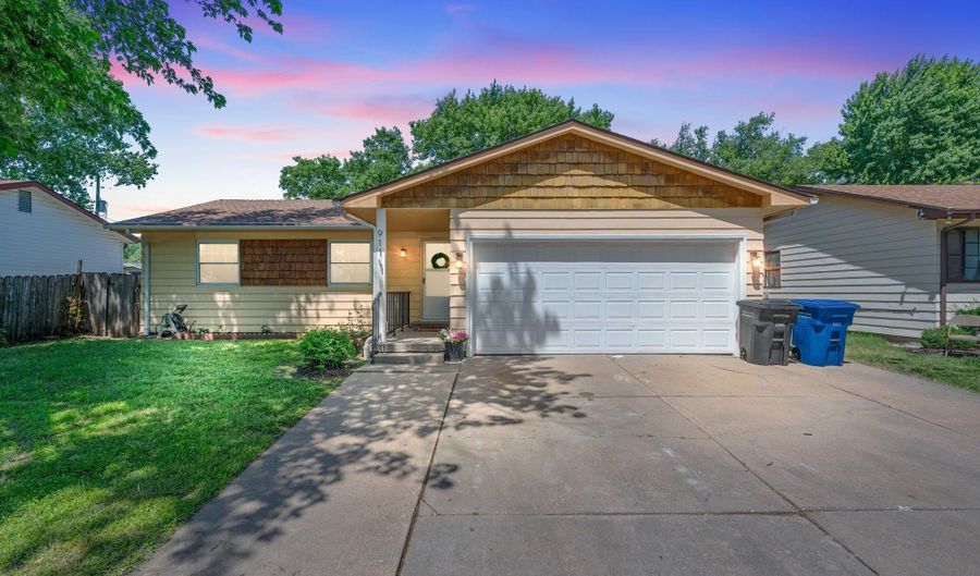 911 N Wirth St, Augusta, KS 67010 - 3 Beds, 2 Bath