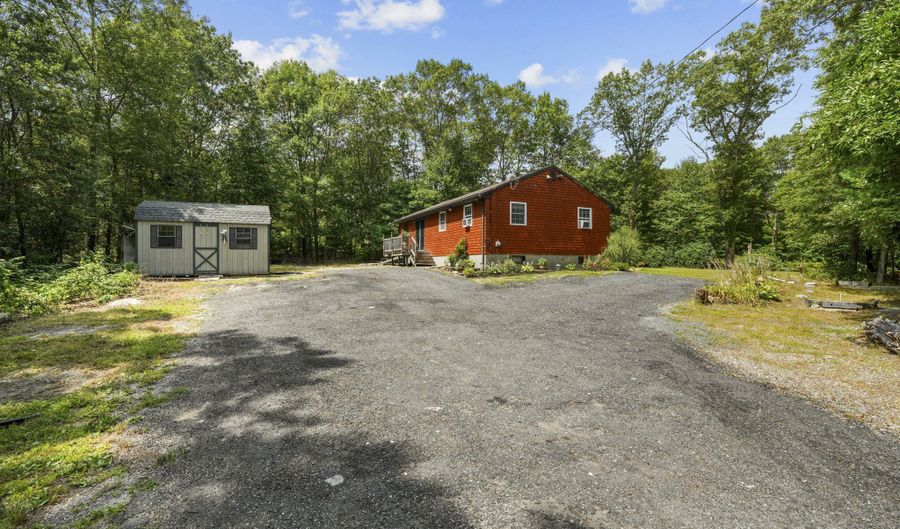 620 Buck Hill Rd, Burrillville, RI 02859 - 3 Beds, 1 Bath
