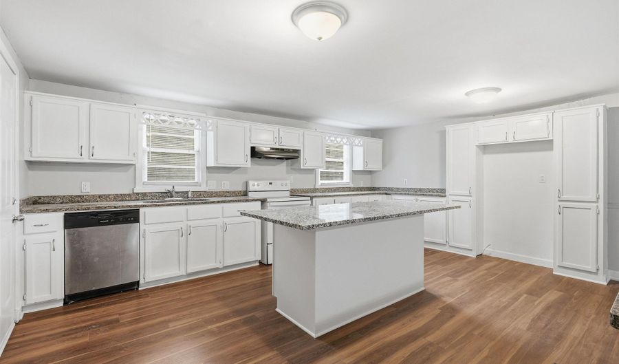 3813 MAINE St, Adamsville, AL 35005 - 3 Beds, 2 Bath