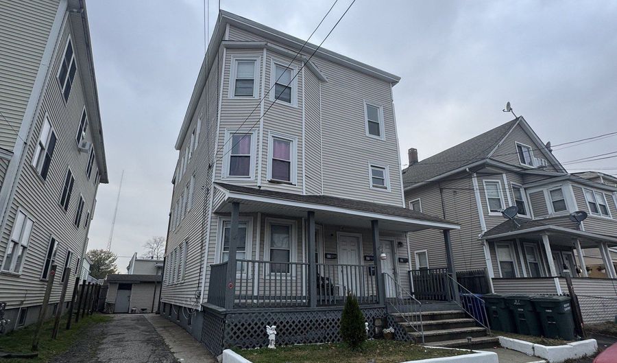 85 Ash St, Bridgeport, CT 06605 - 9 Beds, 3 Bath