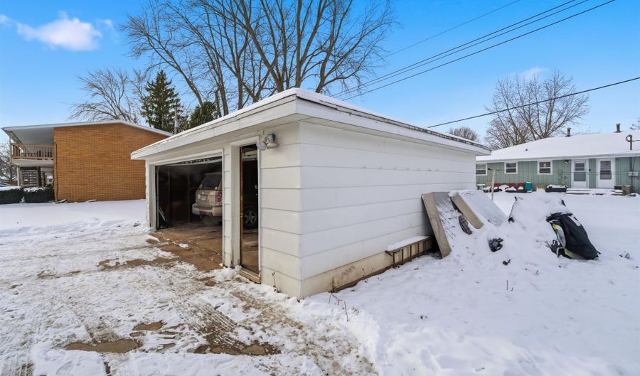 2325 N BALLARD Rd, Appleton, WI 54911 - 0 Beds, 0 Bath
