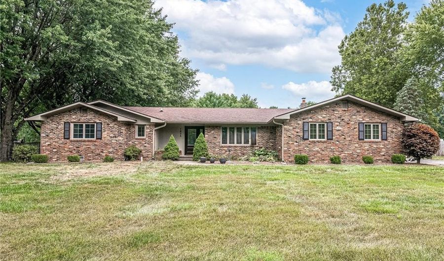 1624 HUNTING Dr, Indianapolis, IN 46217 - 3 Beds, 2 Bath