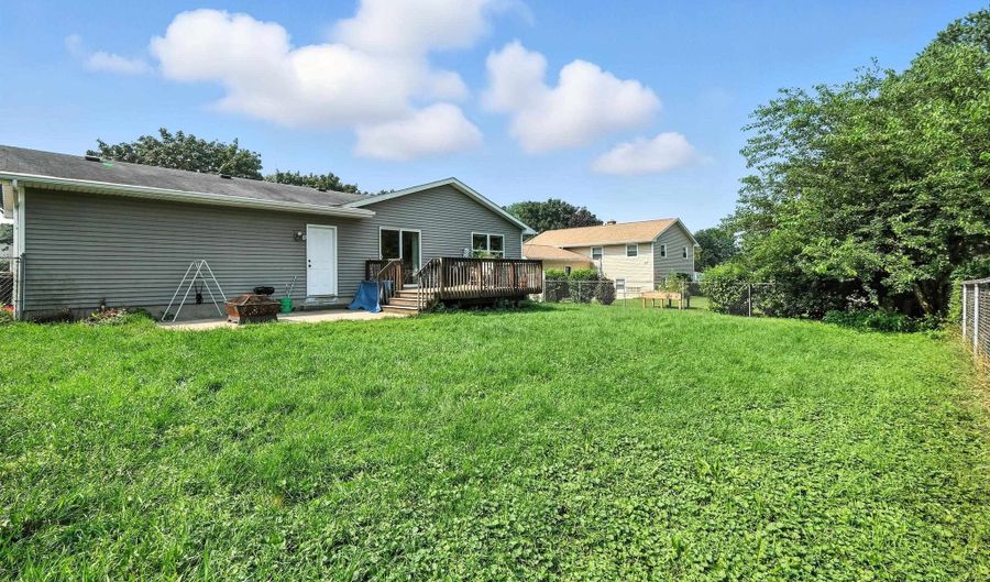 5014 Violet Ln, Madison, WI 53714 - 4 Beds, 3 Bath