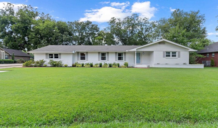 606 Maize St, Athens, AL 35611 - 4 Beds, 3 Bath