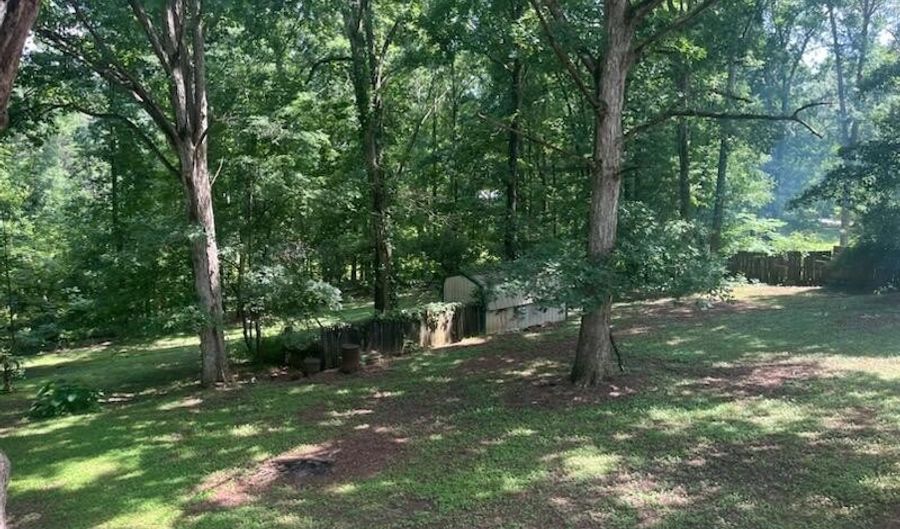 136 Co Rd 177, Athens, TN 37303 - 3 Beds, 2 Bath