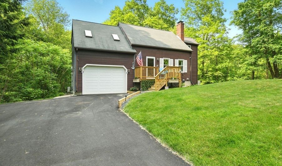 171 White Fox Rd, Agawam, MA 01030 - 3 Beds, 2 Bath