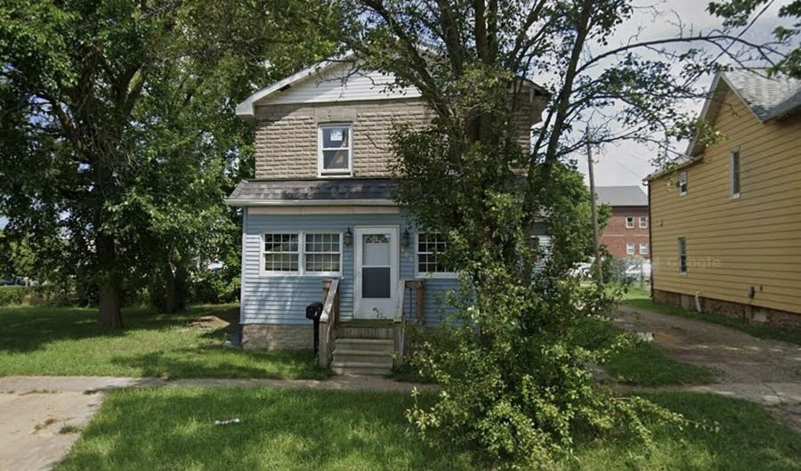 105 S Eaton St, Albion, MI 49224 - 7 Beds, 5 Bath