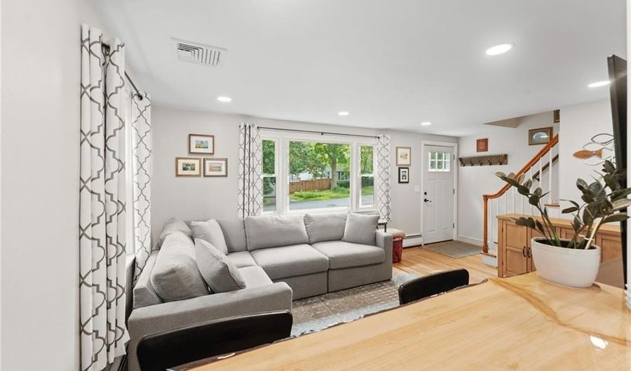 103 Everglade Ave, Warwick, RI 02886 - 3 Beds, 1 Bath