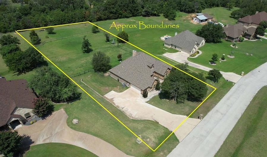 130 Meadow Arbor Dr, Weatherford, TX 76085 - 4 Beds, 2 Bath