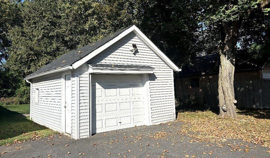 108 Franklin St, Agawam, MA 01030 - 3 Beds, 1 Bath
