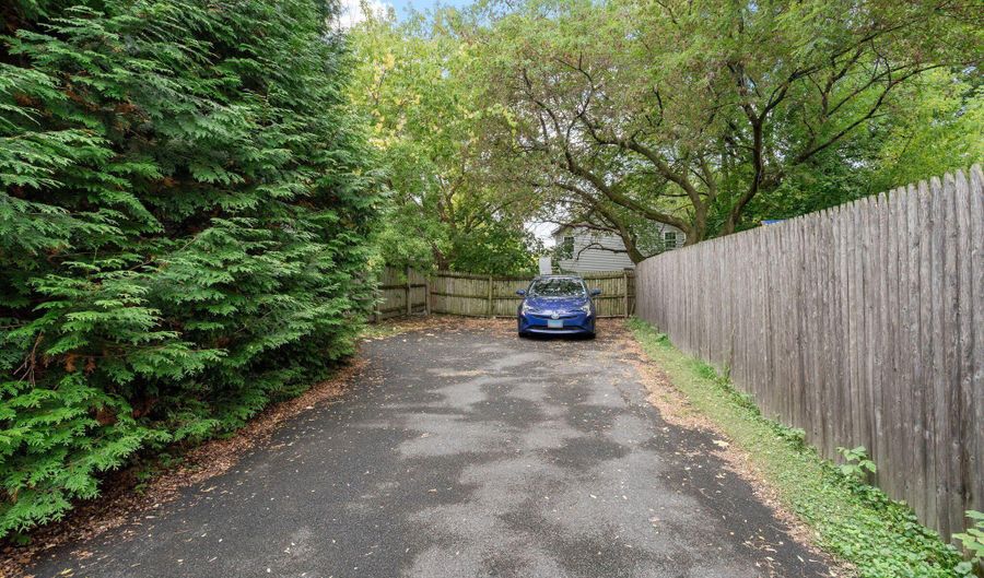 685 Myrtle Ave, Albany, NY 12208 - 4 Beds, 2 Bath