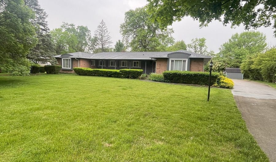 5462 Hedgerow Dr, Indianapolis, IN 46226 - 3 Beds, 3 Bath