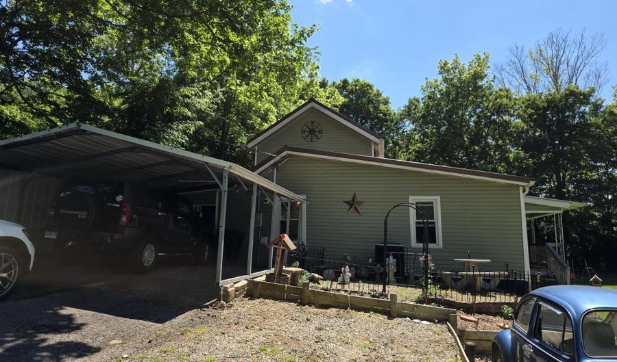 3981 Woodlawn Rd, Bardstown, KY 40004 - 4 Beds, 2 Bath