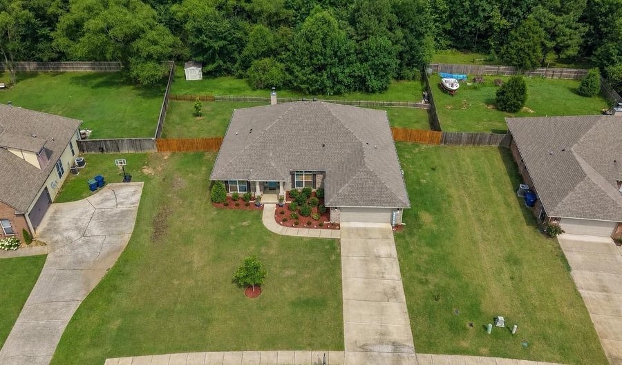 885 BARKLEY Dr, Alabaster, AL 35007 - 4 Beds, 3 Bath
