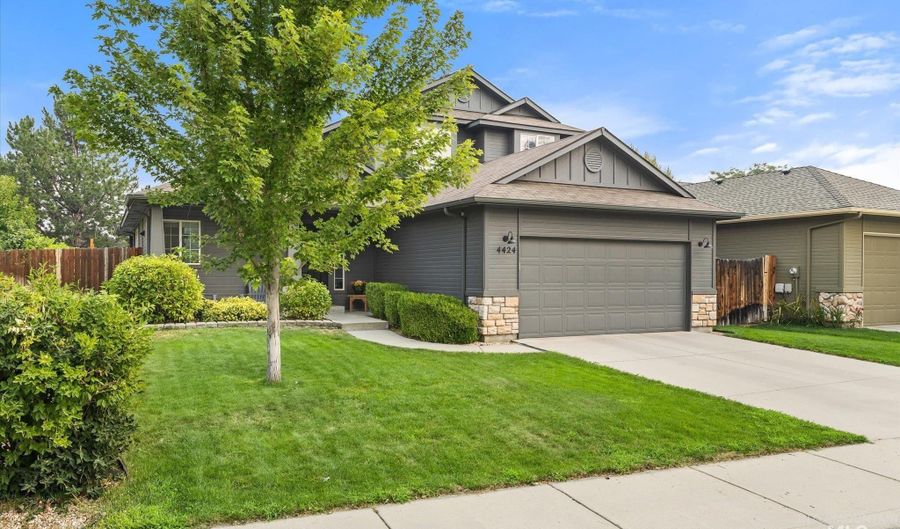 4424 E Arborvitae Dr, Boise, ID 83716 - 3 Beds, 3 Bath