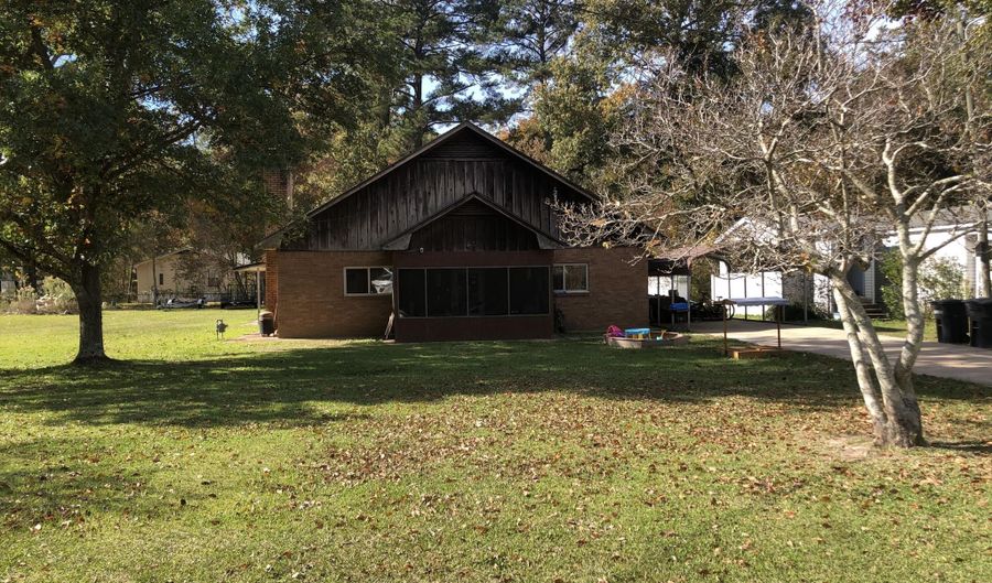 213 Harbor Ln, Brandon, MS 39047 - 4 Beds, 2 Bath