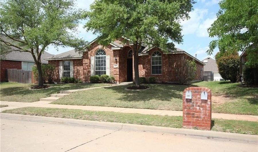 1707 Barton Springs Ct, Allen, TX 75002 - 3 Beds, 2 Bath