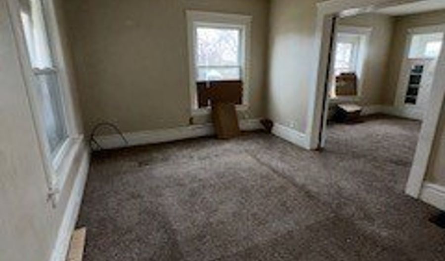 564 Euclid Ave, Akron, OH 44307 - 3 Beds, 2 Bath